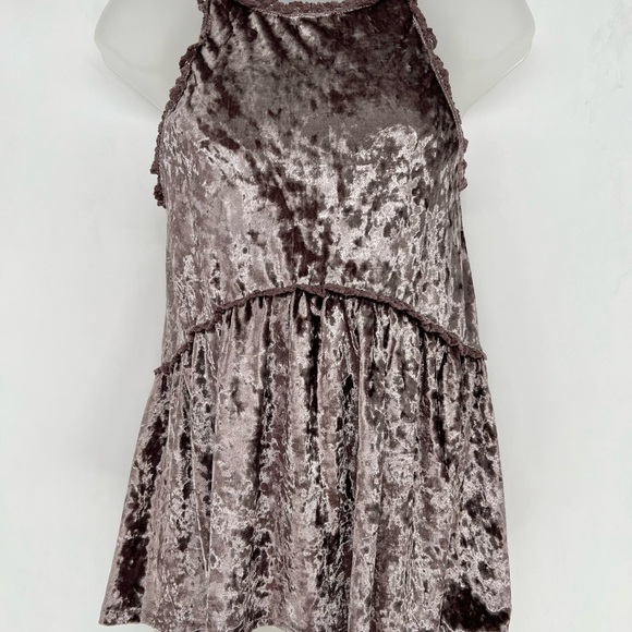 POL Sleeveless Crushed Velvet zippered racer back with lace trim NWOT - Picture 4 of 12